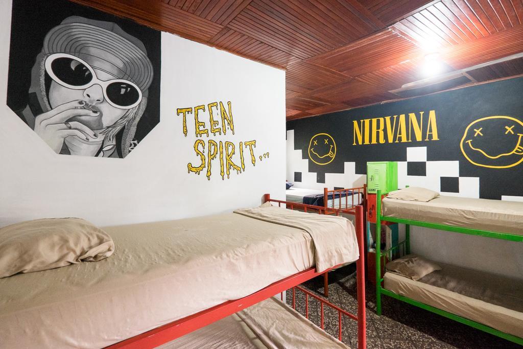Pura Vida Hostel Tamarindo Bagian luar foto