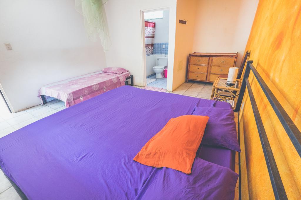 Pura Vida Hostel Tamarindo Bagian luar foto