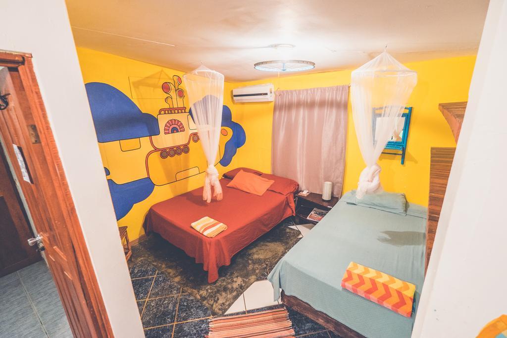 Pura Vida Hostel Tamarindo Bagian luar foto