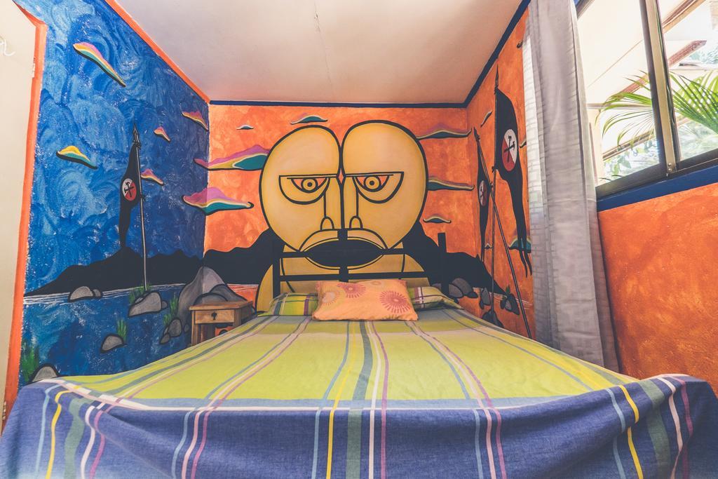 Pura Vida Hostel Tamarindo Bagian luar foto
