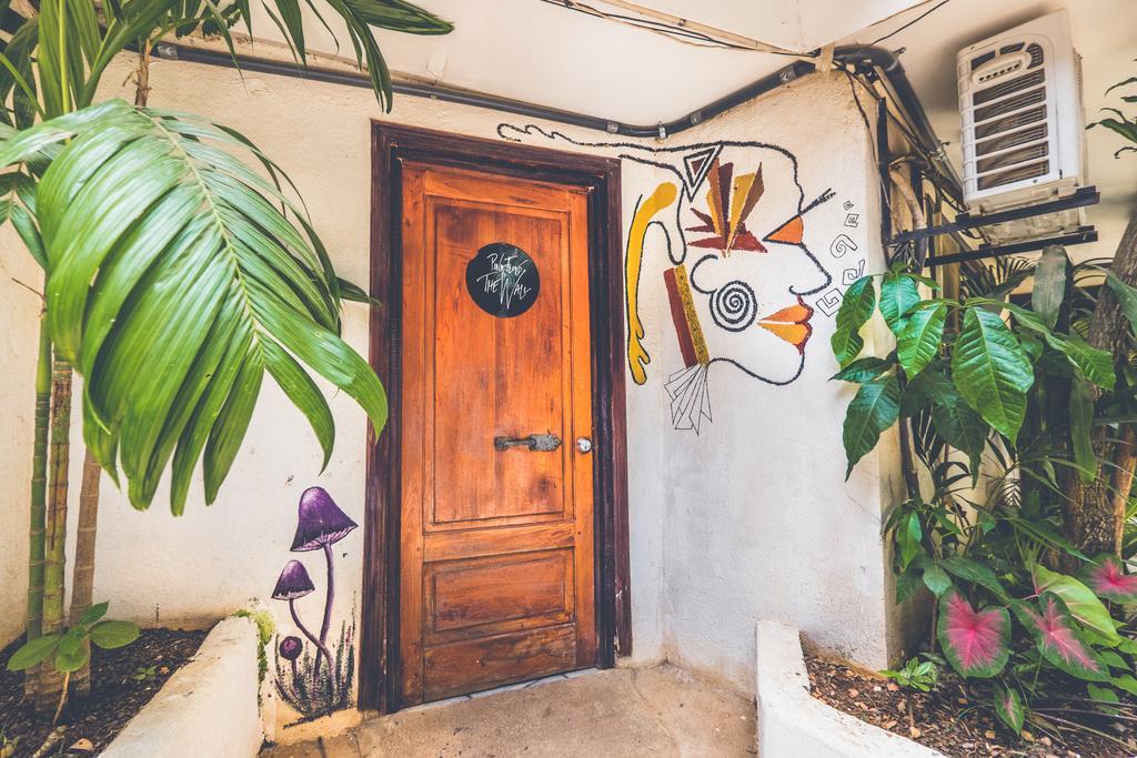 Pura Vida Hostel Tamarindo Bagian luar foto