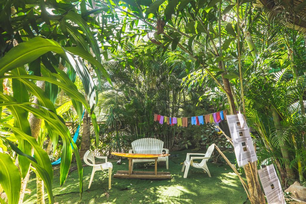 Pura Vida Hostel Tamarindo Bagian luar foto