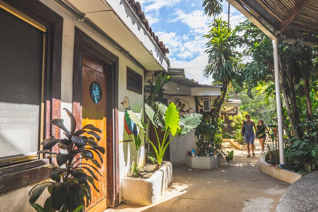 Pura Vida Hostel Tamarindo Bagian luar foto