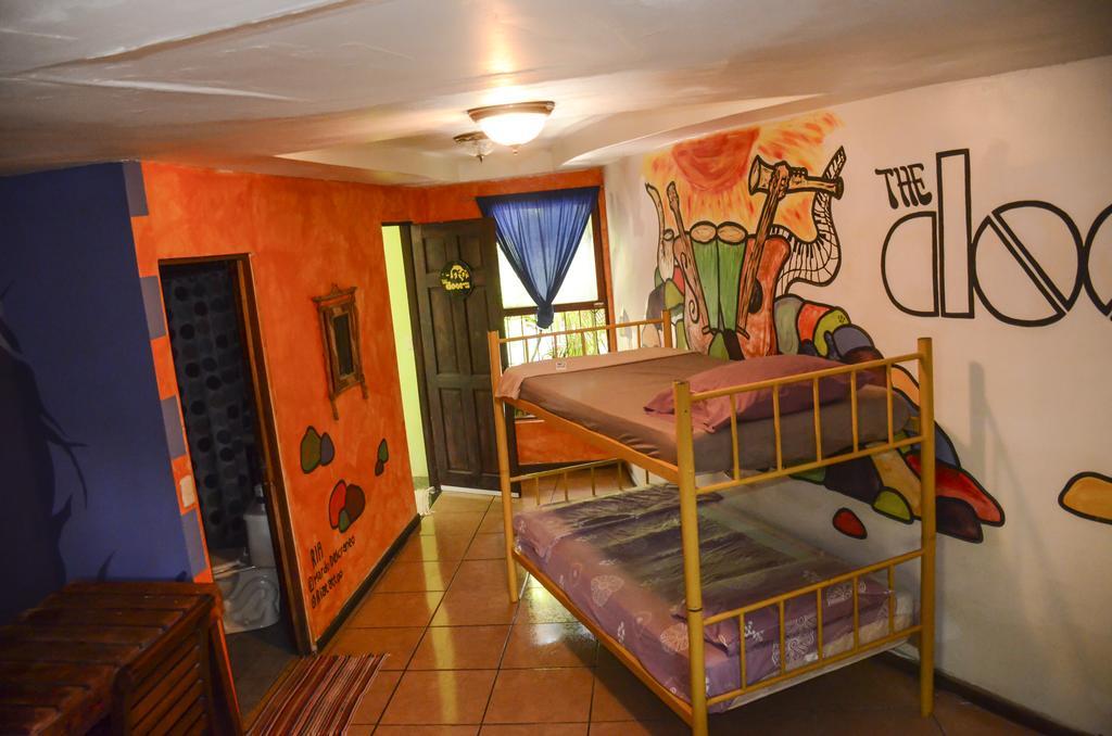 Pura Vida Hostel Tamarindo Bagian luar foto