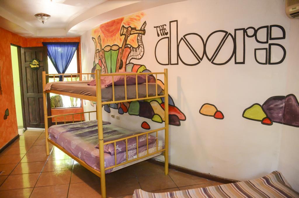 Pura Vida Hostel Tamarindo Bagian luar foto